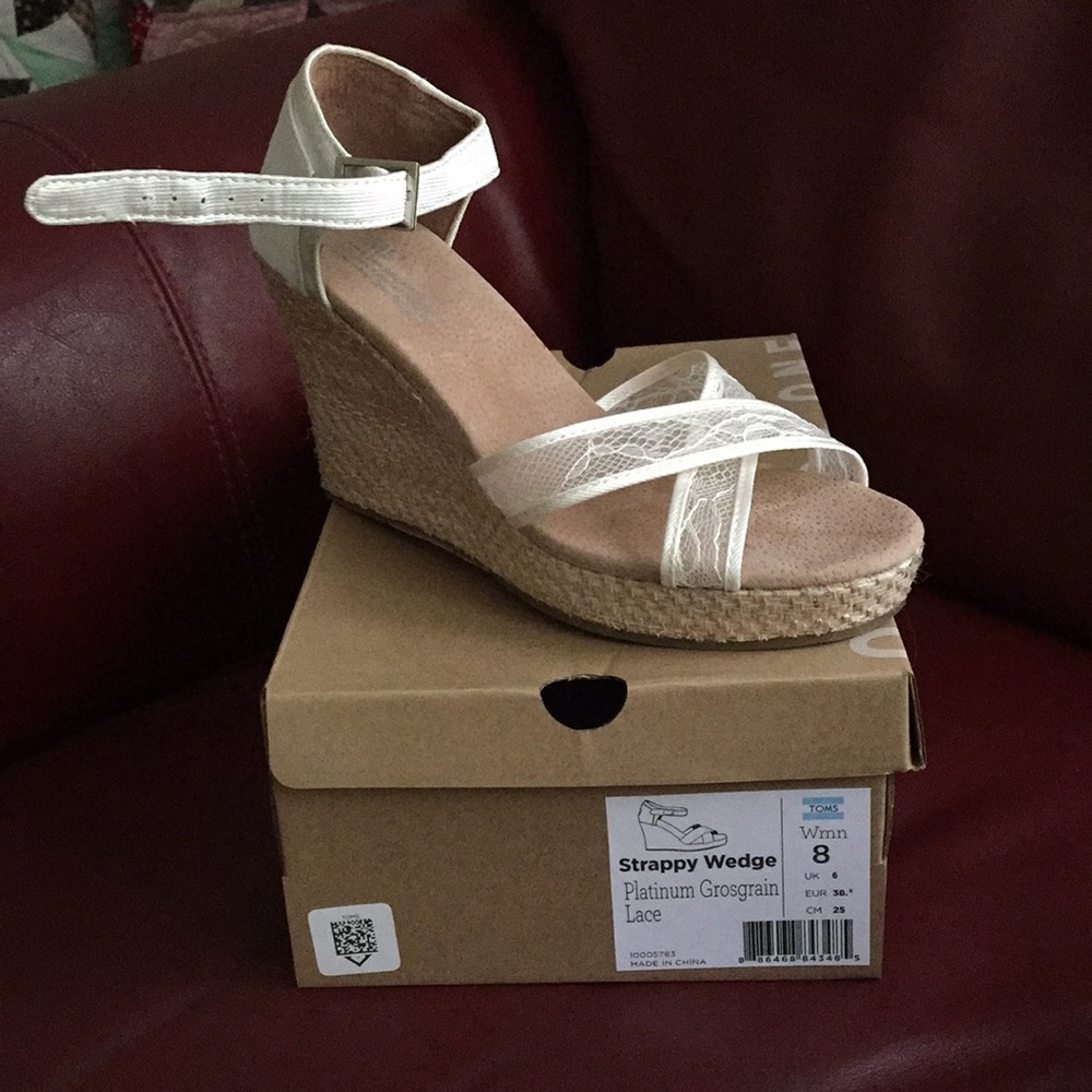 Toms bridal wedge sz 8